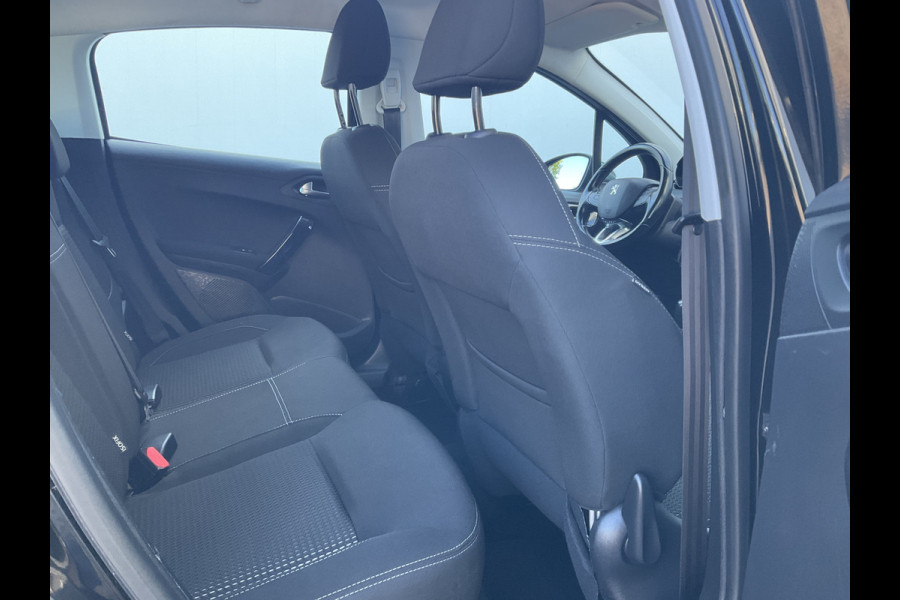 Peugeot 208 1.2 PureTech Blue Lease Executive Trekhaak Nav Pdc Carplay Voll.Onderhouden!