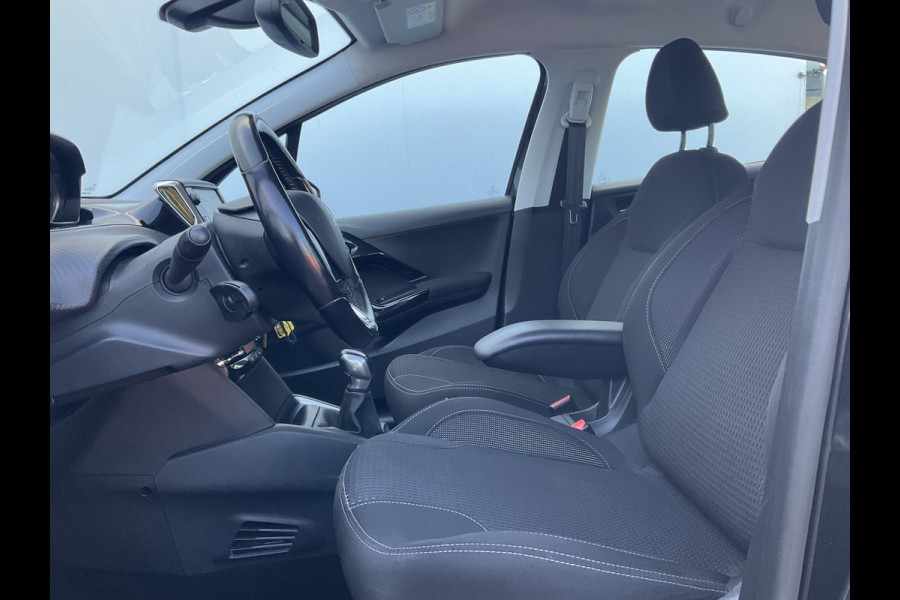 Peugeot 208 1.2 PureTech Blue Lease Executive Trekhaak Nav Pdc Carplay Voll.Onderhouden!