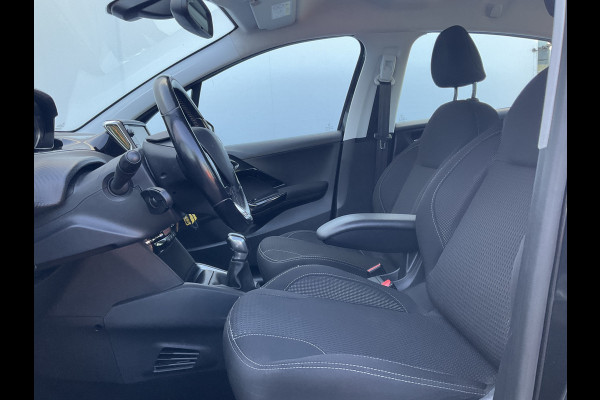 Peugeot 208 1.2 PureTech Blue Lease Executive Trekhaak Nav Pdc Carplay Voll.Onderhouden!