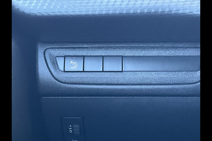 Peugeot 208 1.2 PureTech Blue Lease Executive Trekhaak Nav Pdc Carplay Voll.Onderhouden!