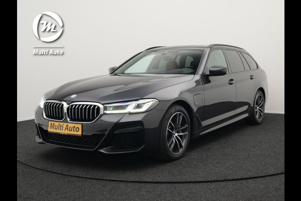 BMW 5 Serie Touring 530e M-Sport Plug In Hybrid PHEV |  Trekhaak af Fabriek | Laser LED | Carplay | Camera | Head Up | Electrische Lederen Sportstoelen | Stoel Verwarming | Sfeerverlichting |