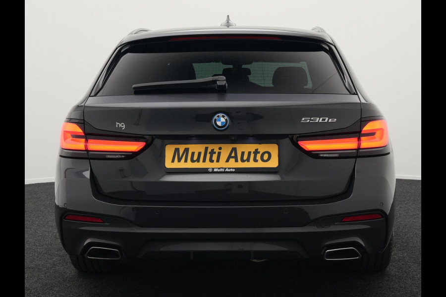 BMW 5 Serie Touring 530e M-Sport Plug In Hybrid PHEV |  Trekhaak af Fabriek | Laser LED | Carplay | Camera | Head Up | Electrische Lederen Sportstoelen | Stoel Verwarming | Sfeerverlichting |