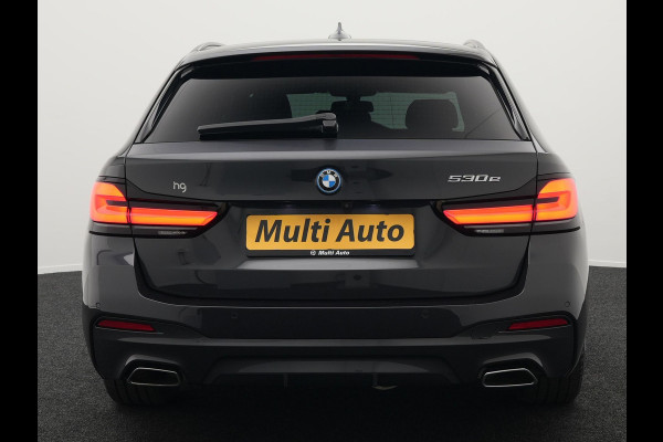 BMW 5 Serie Touring 530e M-Sport Plug In Hybrid PHEV |  Trekhaak af Fabriek | Laser LED | Carplay | Camera | Head Up | Electrische Lederen Sportstoelen | Stoel Verwarming | Sfeerverlichting |