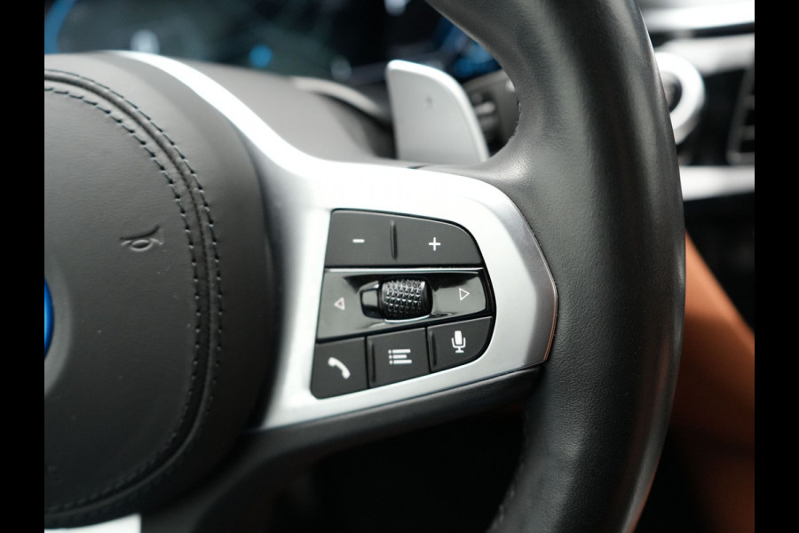 BMW 5 Serie Touring 530e M-Sport Plug In Hybrid PHEV |  Trekhaak af Fabriek | Laser LED | Carplay | Camera | Head Up | Electrische Lederen Sportstoelen | Stoel Verwarming | Sfeerverlichting |