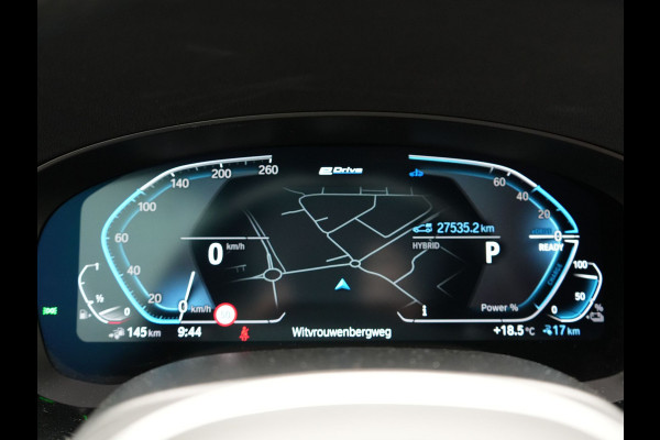 BMW 5 Serie Touring 530e M-Sport Plug In Hybrid PHEV |  Trekhaak af Fabriek | Laser LED | Carplay | Camera | Head Up | Electrische Lederen Sportstoelen | Stoel Verwarming | Sfeerverlichting |