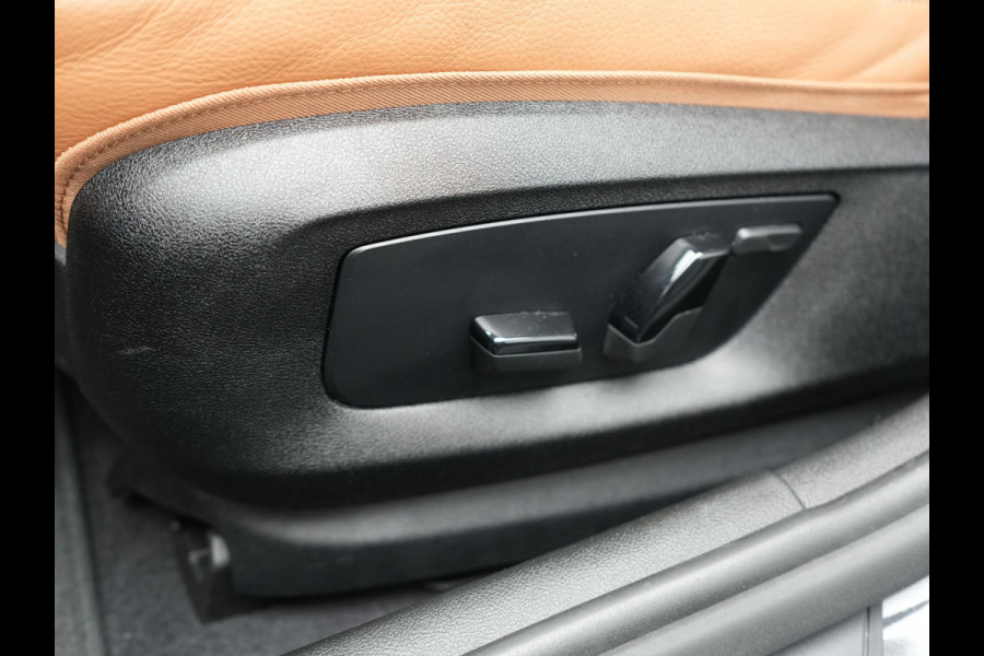 BMW 5 Serie Touring 530e M-Sport Plug In Hybrid PHEV |  Trekhaak af Fabriek | Laser LED | Carplay | Camera | Head Up | Electrische Lederen Sportstoelen | Stoel Verwarming | Sfeerverlichting |