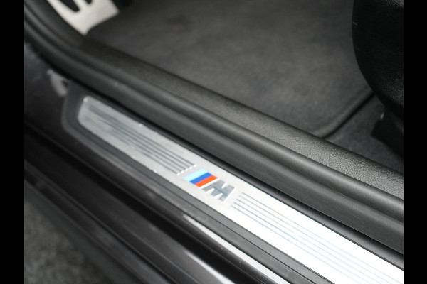 BMW 5 Serie Touring 530e M-Sport Plug In Hybrid PHEV |  Trekhaak af Fabriek | Laser LED | Carplay | Camera | Head Up | Electrische Lederen Sportstoelen | Stoel Verwarming | Sfeerverlichting |