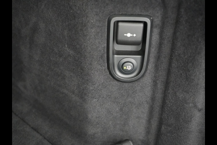 BMW 5 Serie Touring 530e M-Sport Plug In Hybrid PHEV |  Trekhaak af Fabriek | Laser LED | Carplay | Camera | Head Up | Electrische Lederen Sportstoelen | Stoel Verwarming | Sfeerverlichting |