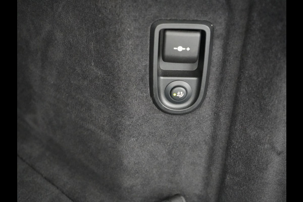BMW 5 Serie Touring 530e M-Sport Plug In Hybrid PHEV |  Trekhaak af Fabriek | Laser LED | Carplay | Camera | Head Up | Electrische Lederen Sportstoelen | Stoel Verwarming | Sfeerverlichting |