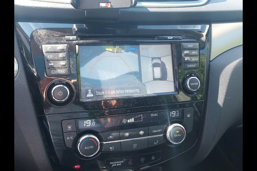 Nissan QASHQAI 1.2 N-Connecta Design pack