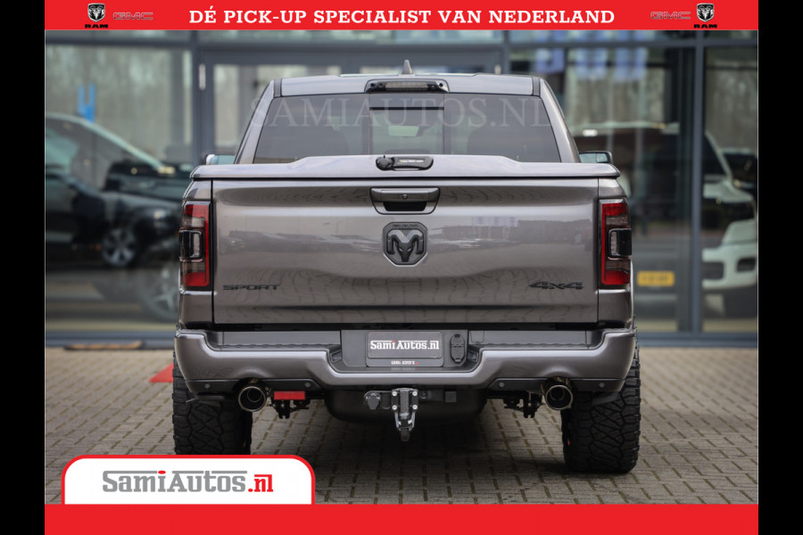 Dodge Ram 1500 Laramie Night 5,7 V8 402PK | Krachtige Hemi | Zeer Rijk Uitgevoerd | Comfortabele Dubbele Cabine met Royale 5 Zitplaatsen | BPM vrij | Nu Leverbaar uit Voorraad | Voorraad Nr 2371 - 2297