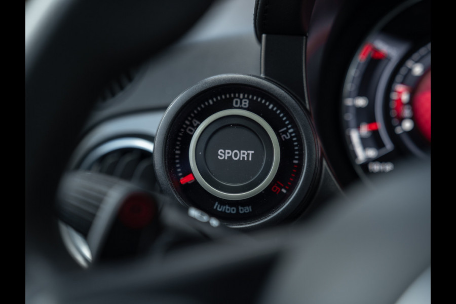 Abarth 595 ScorpioneOro 165pk | Automaat | 1 of 2000 | Uniek! | Beats | CarPlay | Monza