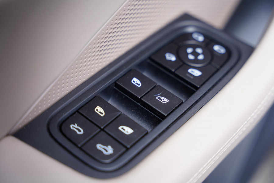 Porsche Macan 4 Voll. Beige 22 Inch Luchtvering Bijrijderdisplay