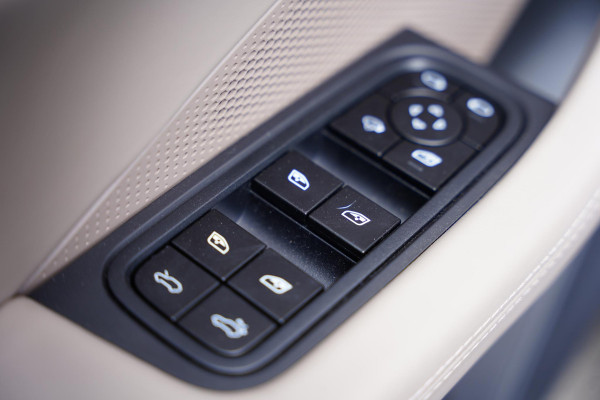 Porsche Macan 4 Voll. Beige 22 Inch Luchtvering Bijrijderdisplay