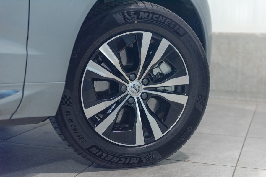 Volvo XC60 T6 Aut. Essential Bright Parkeercamera Cruise Control 405pk