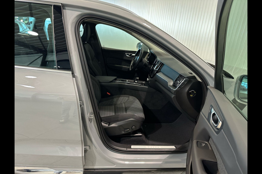 Volvo XC60 T6 Aut. Essential Bright Parkeercamera Cruise Control 405pk