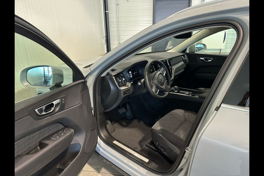 Volvo XC60 T6 Aut. Essential Bright Parkeercamera Cruise Control 405pk