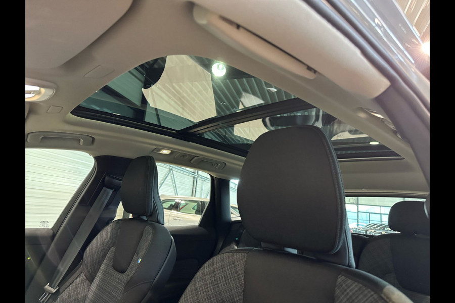 Volvo XC60 T6 Aut. Essential Bright Parkeercamera Cruise Control 405pk