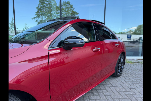 Mercedes-Benz A-Klasse 250 e AMG Line - Automaat - Navi - Schuif/Panodak - Leder - Widescreen