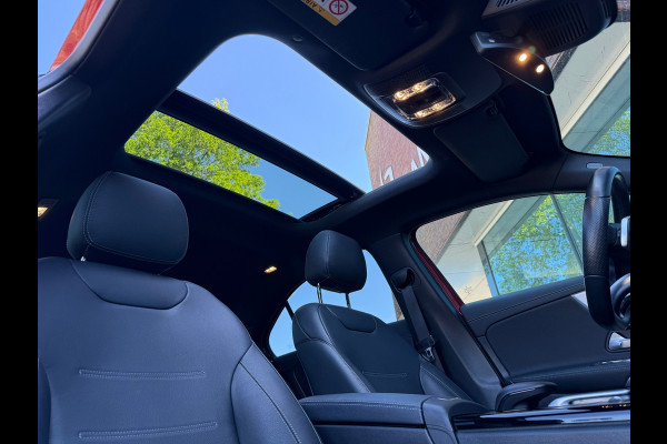 Mercedes-Benz A-Klasse 250 e AMG Line - Automaat - Navi - Schuif/Panodak - Leder - Widescreen