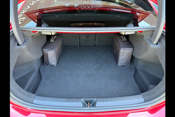 Mercedes-Benz A-Klasse 250 e AMG Line - Automaat - Navi - Schuif/Panodak - Leder - Widescreen