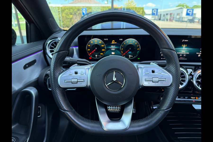 Mercedes-Benz A-Klasse 250 e AMG Line - Automaat - Navi - Schuif/Panodak - Leder - Widescreen