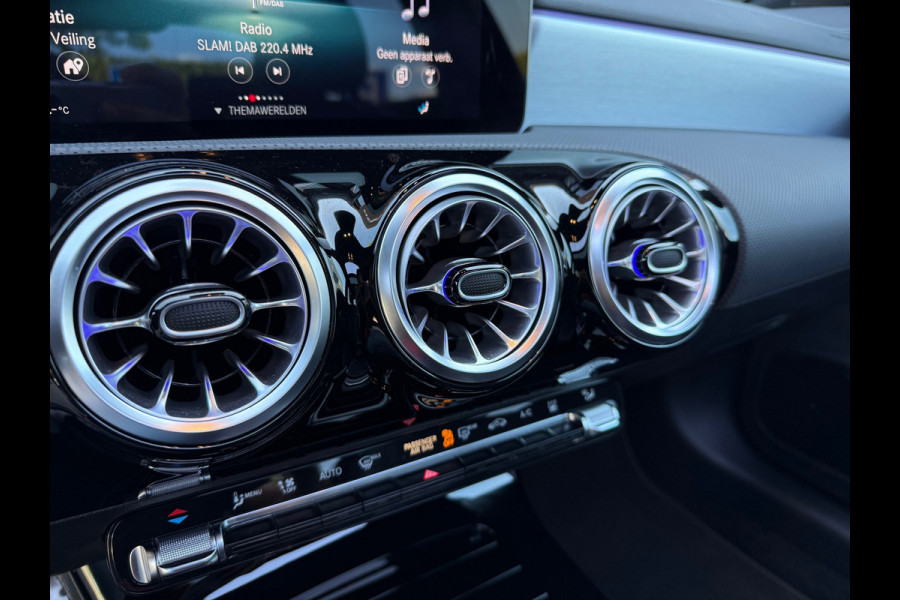 Mercedes-Benz A-Klasse 250 e AMG Line - Automaat - Navi - Schuif/Panodak - Leder - Widescreen