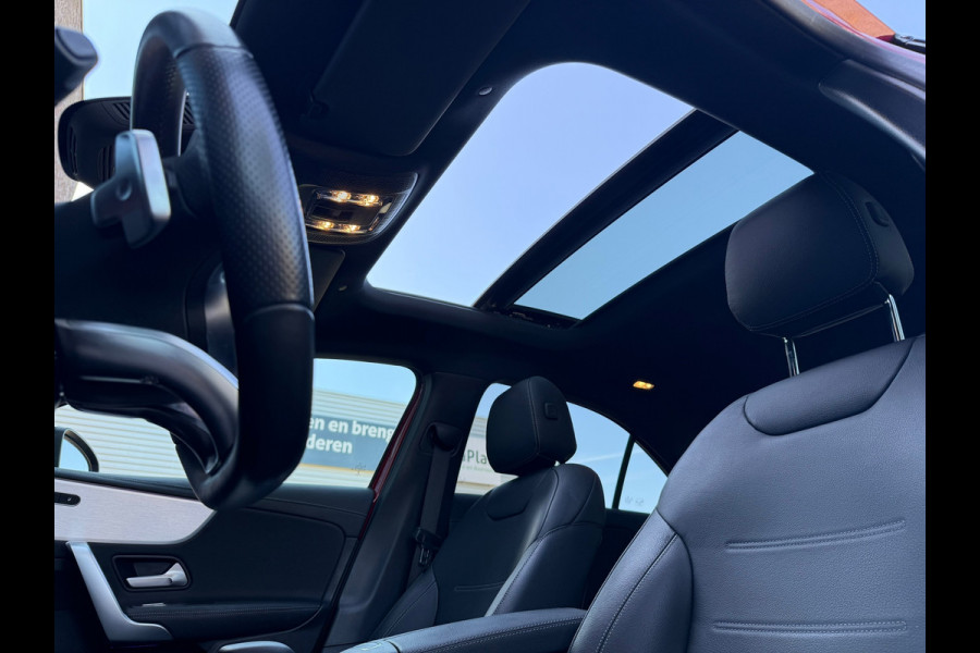 Mercedes-Benz A-Klasse 250 e AMG Line - Automaat - Navi - Schuif/Panodak - Leder - Widescreen