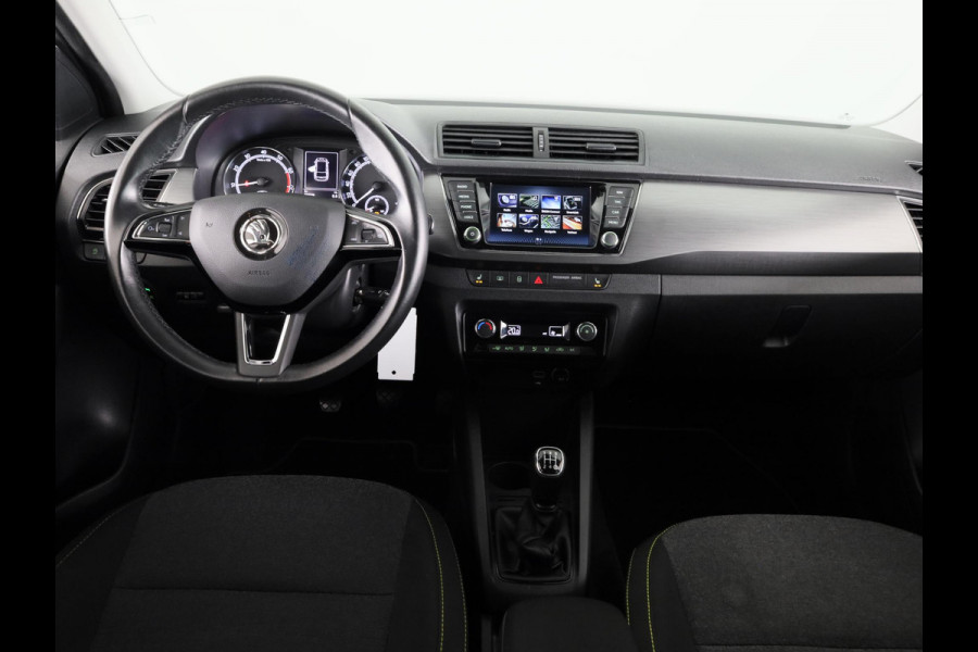 Škoda Fabia Combi 1.0 Business Edition 75 pk | Navigatie | Parkeersensoren achter | Autom. airco | Stoelverwarming | Apple Carplay/Android Auto |