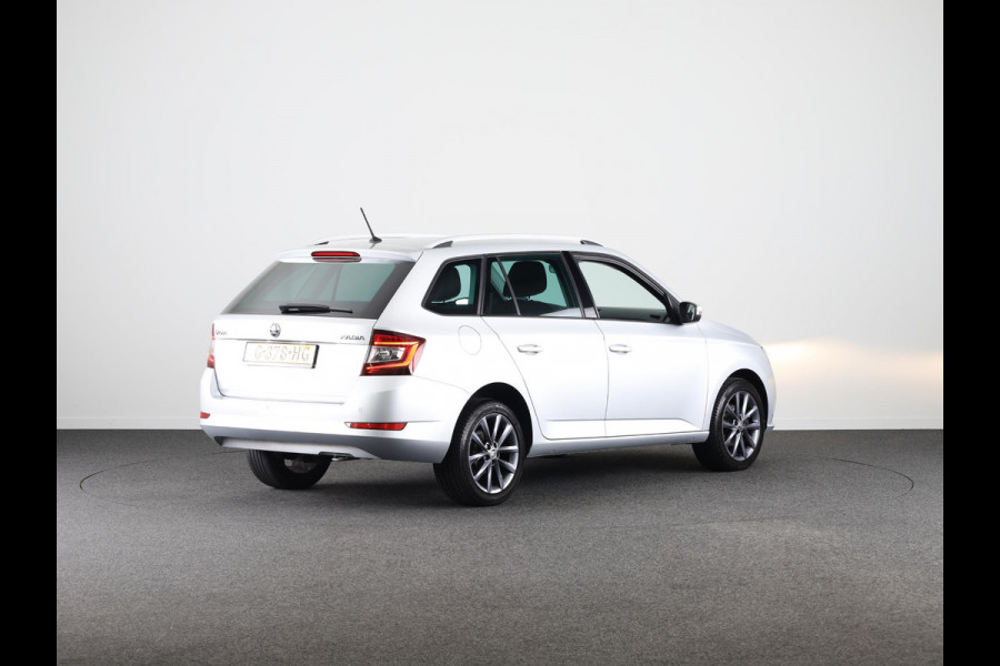Škoda Fabia Combi 1.0 Business Edition 75 pk | Navigatie | Parkeersensoren achter | Autom. airco | Stoelverwarming | Apple Carplay/Android Auto |