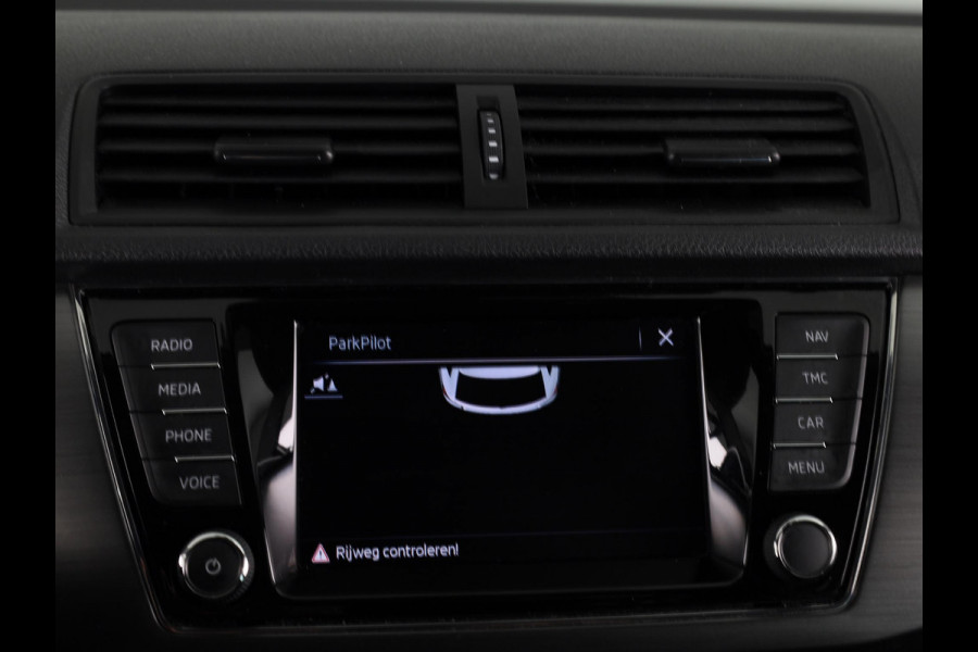 Škoda Fabia Combi 1.0 Business Edition 75 pk | Navigatie | Parkeersensoren achter | Autom. airco | Stoelverwarming | Apple Carplay/Android Auto |