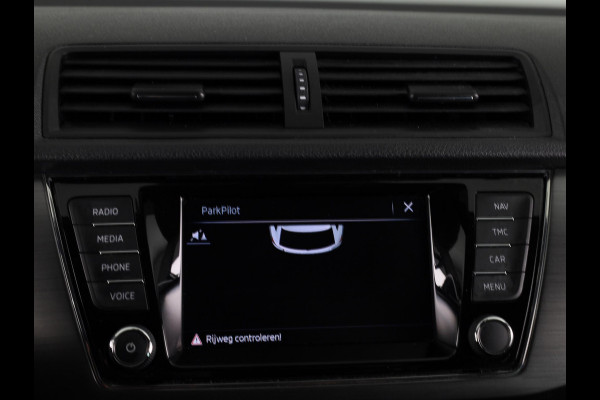Škoda Fabia Combi 1.0 Business Edition 75 pk | Navigatie | Parkeersensoren achter | Autom. airco | Stoelverwarming | Apple Carplay/Android Auto |