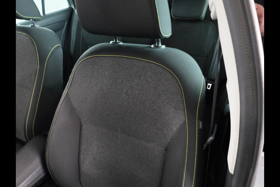 Škoda Fabia Combi 1.0 Business Edition 75 pk | Navigatie | Parkeersensoren achter | Autom. airco | Stoelverwarming | Apple Carplay/Android Auto |