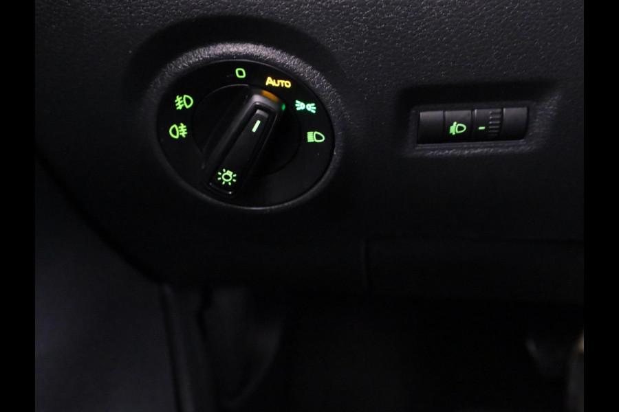 Škoda Fabia Combi 1.0 Business Edition 75 pk | Navigatie | Parkeersensoren achter | Autom. airco | Stoelverwarming | Apple Carplay/Android Auto |
