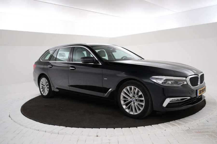 BMW 5 Serie Touring 530i xDrive High Executive Cruise Control, Navigatie, LEER, Panoramadak, xDrive