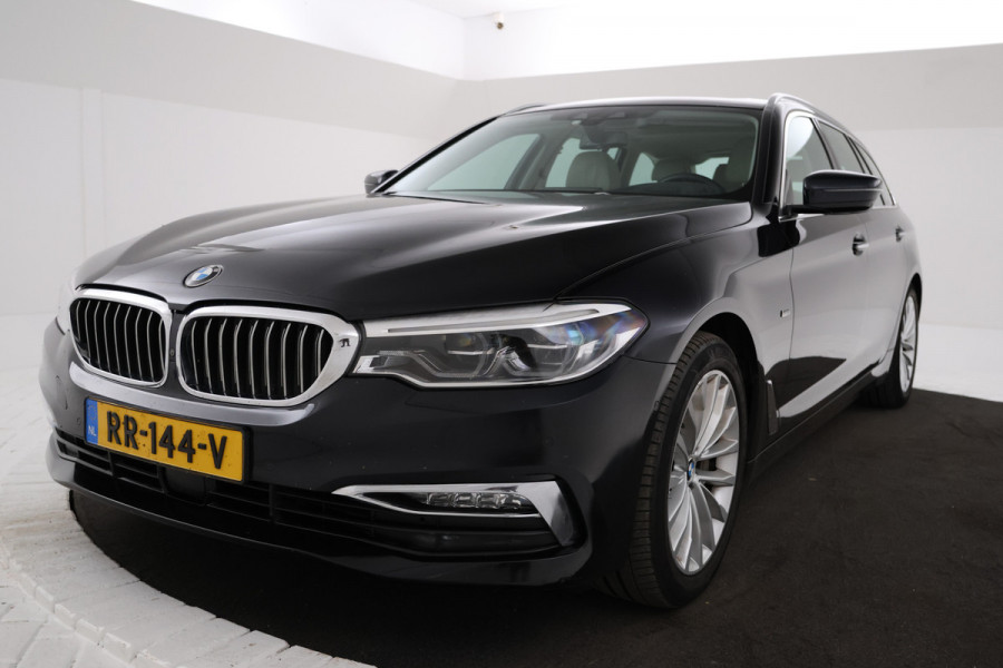 BMW 5 Serie Touring 530i xDrive High Executive Cruise Control, Navigatie, LEER, Panoramadak, xDrive