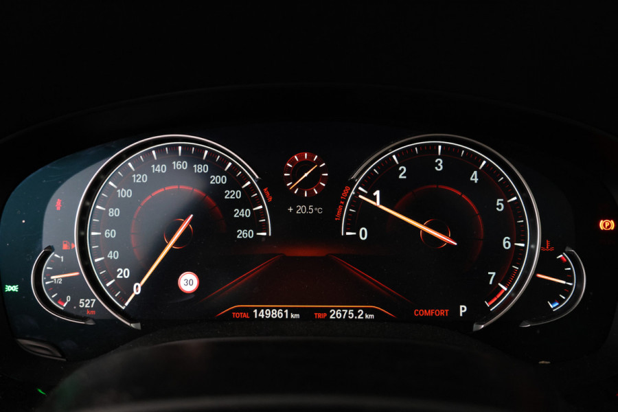 BMW 5 Serie Touring 530i xDrive High Executive Cruise Control, Navigatie, LEER, Panoramadak, xDrive