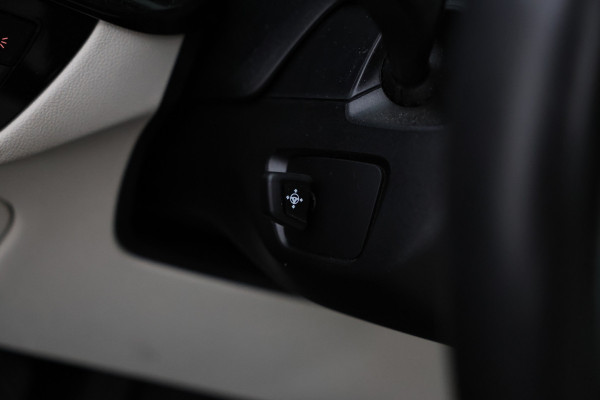 BMW 5 Serie Touring 530i xDrive High Executive Cruise Control, Navigatie, LEER, Panoramadak, xDrive
