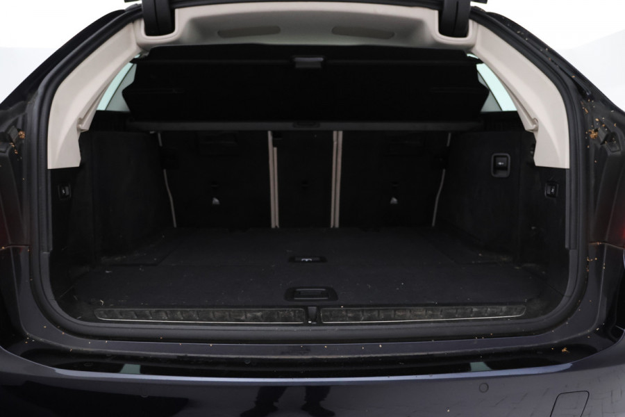 BMW 5 Serie Touring 530i xDrive High Executive Cruise Control, Navigatie, LEER, Panoramadak, xDrive