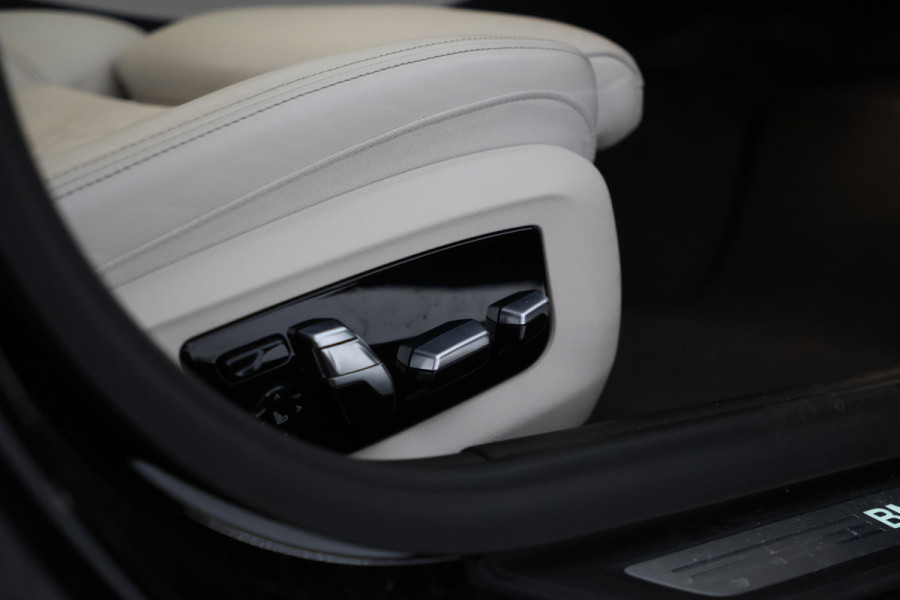 BMW 5 Serie Touring 530i xDrive High Executive Cruise Control, Navigatie, LEER, Panoramadak, xDrive
