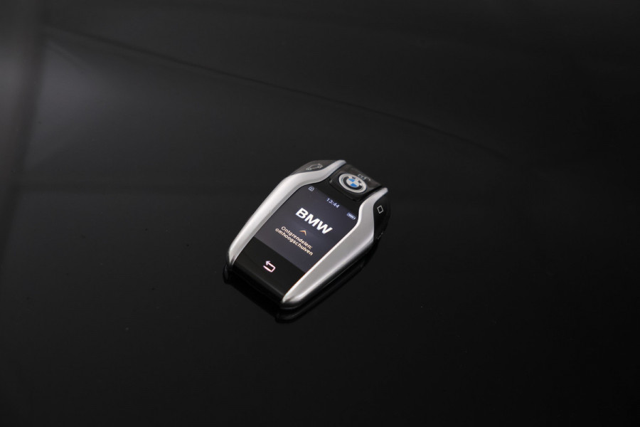 BMW 5 Serie Touring 530i xDrive High Executive Cruise Control, Navigatie, LEER, Panoramadak, xDrive