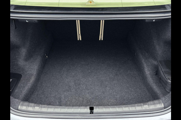 BMW 5 Serie 530i High Executive (COMFORT ZETELS, NAVIGATIE, STOELVERWARMING, DEALER ONDERHOUDEN)
