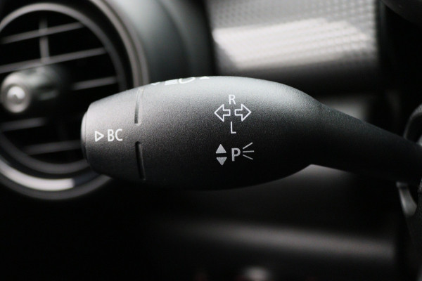 MINI Mini 1.5 Cooper Business Edition 5- Deurs, Apple Carplay, LED, Climate, Cruise, Navigatie, PDC