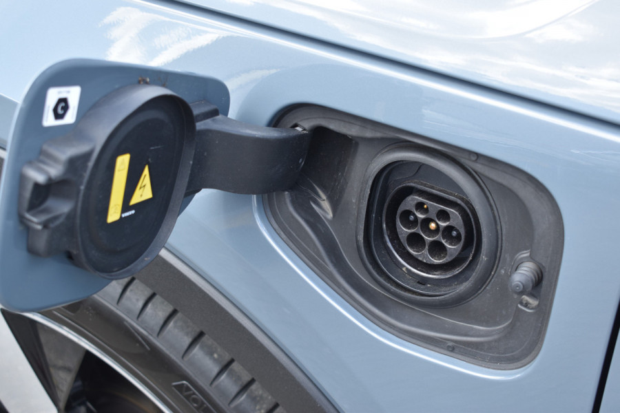 Volvo XC40 T5 262PK Plug-in hybrid Ultimate Bright | H&K | Blis | ACC | Trekhaak | Panoramadak | Stoel-Stuur verwarming