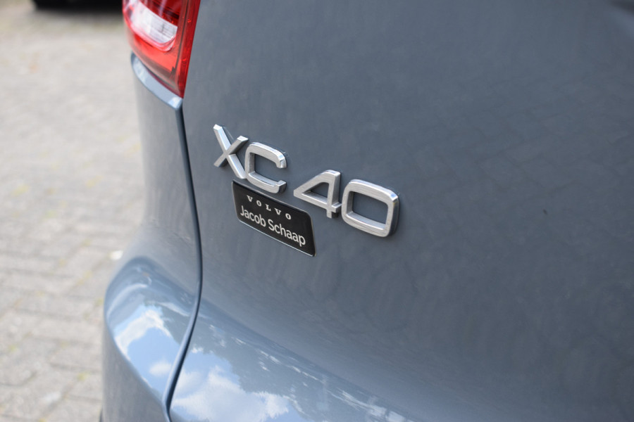 Volvo XC40 T5 262PK Plug-in hybrid Ultimate Bright | H&K | Blis | ACC | Trekhaak | Panoramadak | Stoel-Stuur verwarming