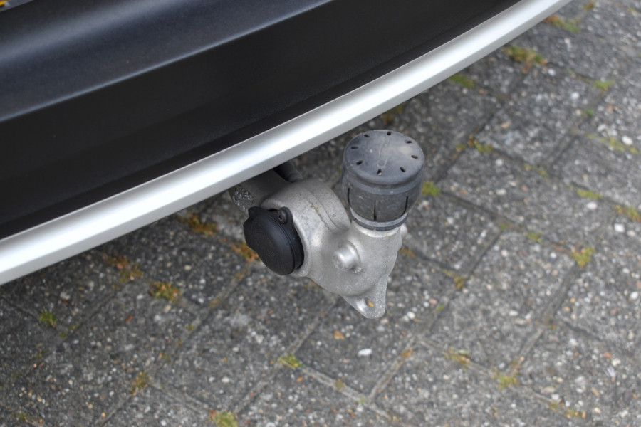 Volvo XC40 T5 262PK Plug-in hybrid Ultimate Bright | H&K | Blis | ACC | Trekhaak | Panoramadak | Stoel-Stuur verwarming