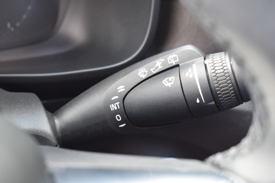 Volvo XC40 T5 262PK Plug-in hybrid Ultimate Bright | H&K | Blis | ACC | Trekhaak | Panoramadak | Stoel-Stuur verwarming