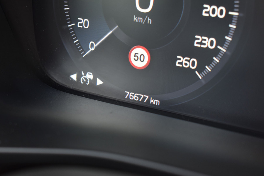 Volvo XC40 T5 262PK Plug-in hybrid Ultimate Bright | H&K | Blis | ACC | Trekhaak | Panoramadak | Stoel-Stuur verwarming