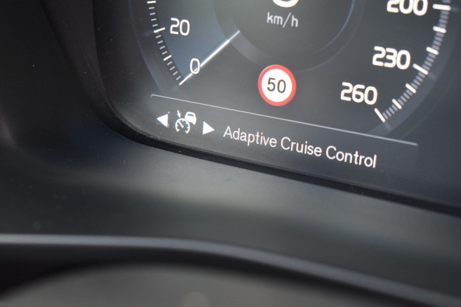 Volvo XC40 T5 262PK Plug-in hybrid Ultimate Bright | H&K | Blis | ACC | Trekhaak | Panoramadak | Stoel-Stuur verwarming