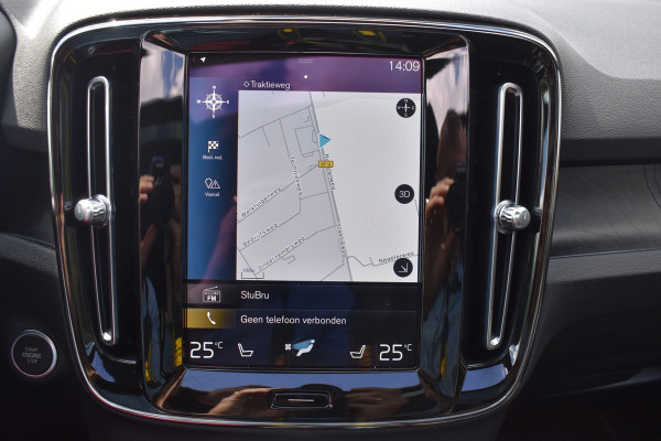 Volvo XC40 T5 262PK Plug-in hybrid Ultimate Bright | H&K | Blis | ACC | Trekhaak | Panoramadak | Stoel-Stuur verwarming